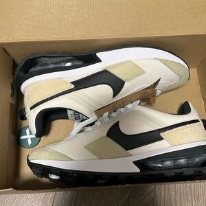 Nike Air Max Pre-Day LX